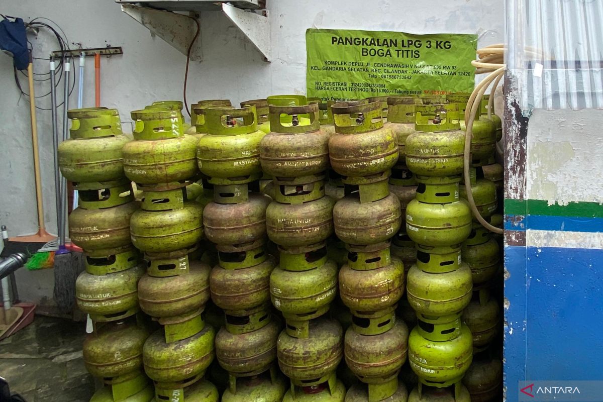 Affordable Gas, Fresh Juice: The Unyielding Heart of Cilacap